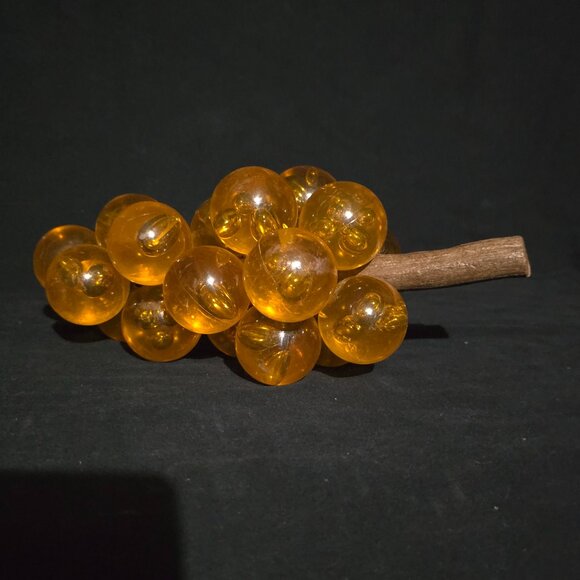 Vtg Lucite Acrylic Grape Cluster - 11" L - Picture 3 of 5